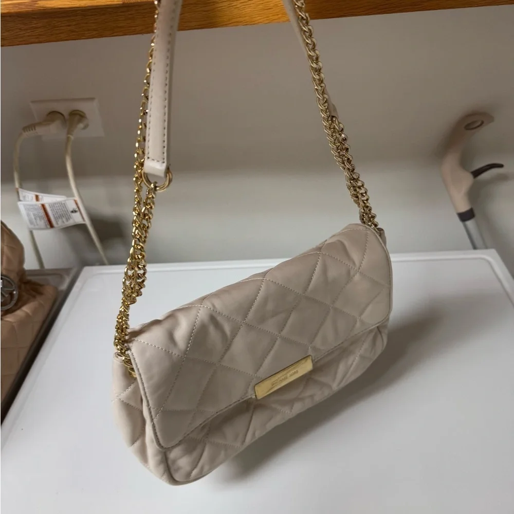Michael Kors Small Quilted Leather Shoulder Bag - Off-White channel vibe - Picture 5 of 17